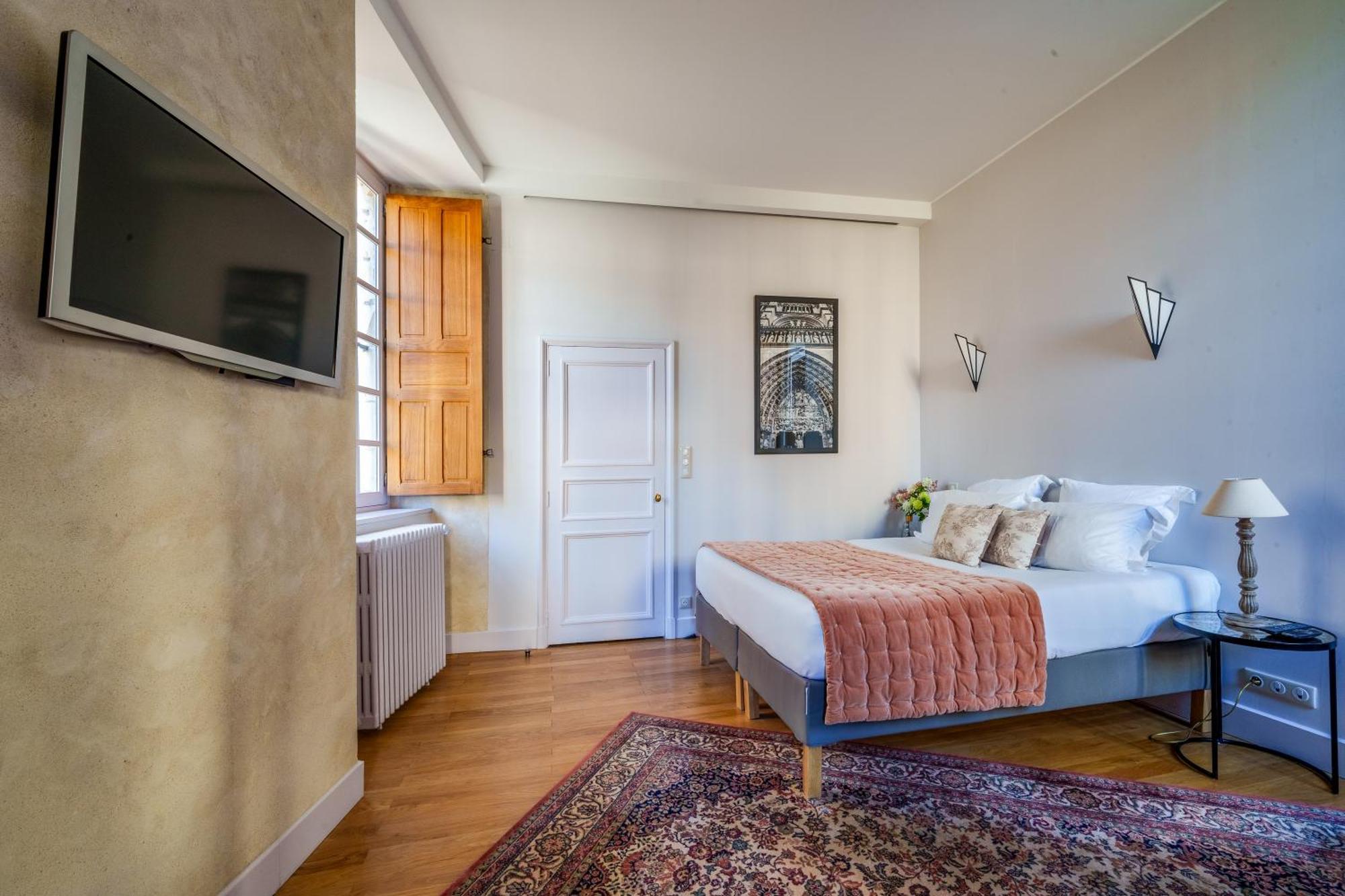 Appartement Raffine Vue Cathedrale, Jardin, Wifi Тур Екстериор снимка