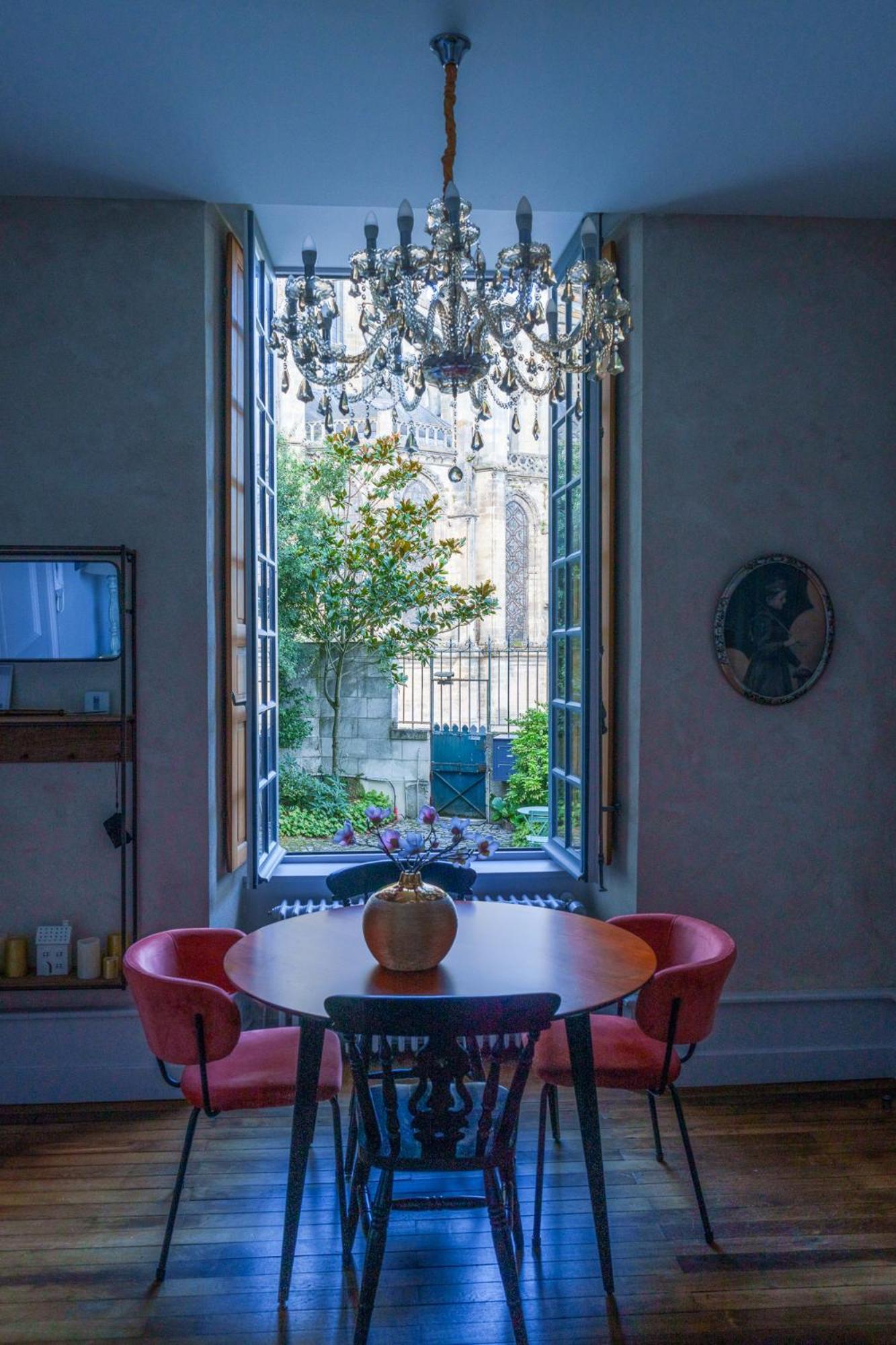Appartement Raffine Vue Cathedrale, Jardin, Wifi Тур Екстериор снимка
